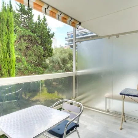 Furnished Studio With A Terrace Swimming Pool In A Charming Residence شقة أنتيب