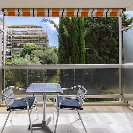 Furnished Studio With A Terrace Swimming Pool In A Charming Residence شقة *