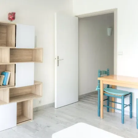 Lägenhet Furnished Studio With A Terrace Swimming Pool In A Charming Residence *